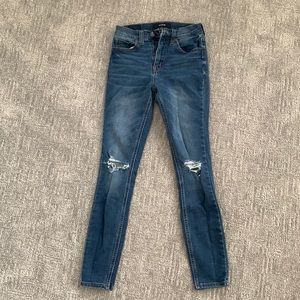 Dark wash Aeropostale cheeky jegging